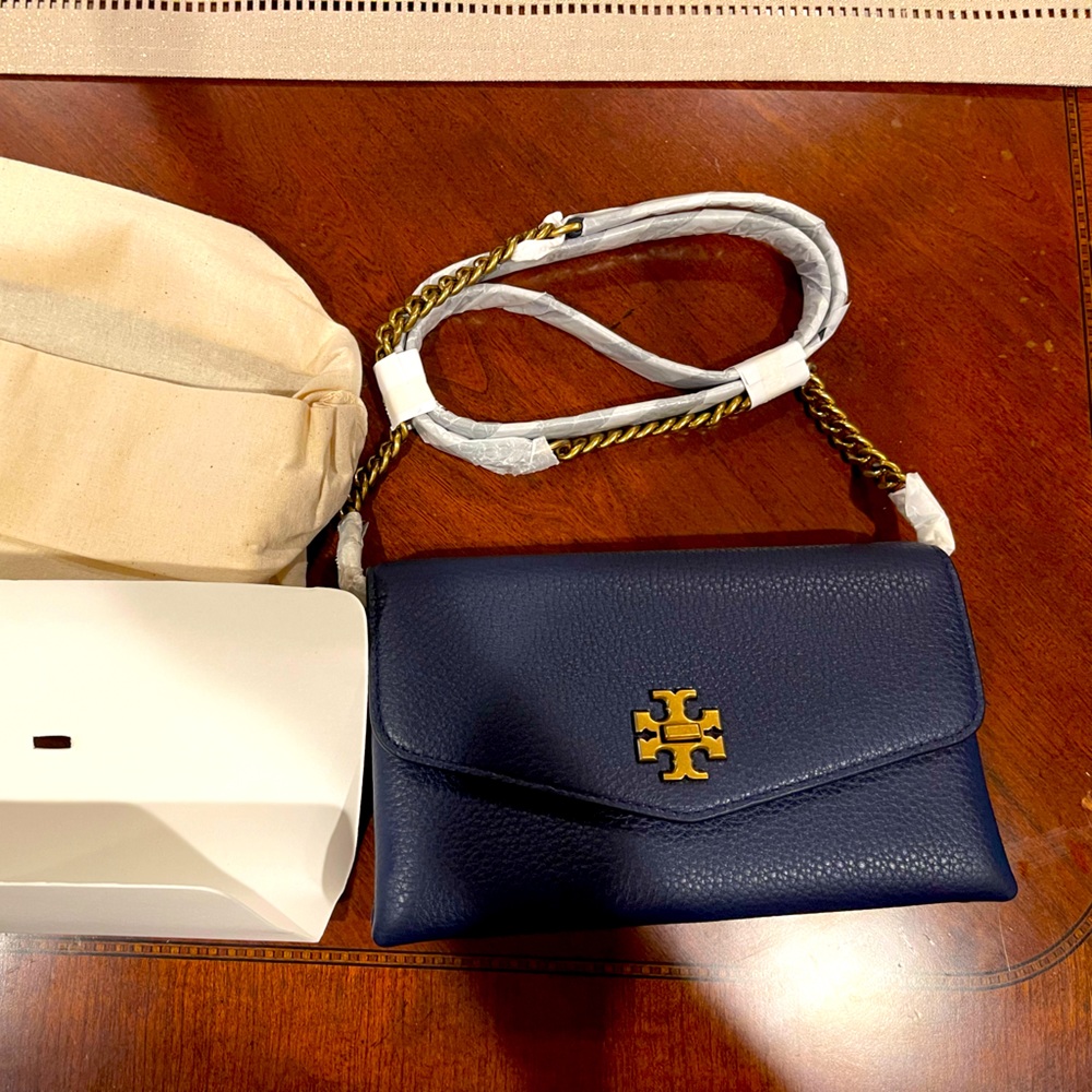 New Tory Burch Kira Leather Wallet-On-Chain